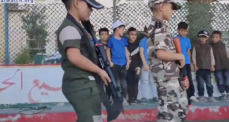 First-graders’ skit teaches that Israeli soldiers kill Palestinians who come ‎to work in Israel