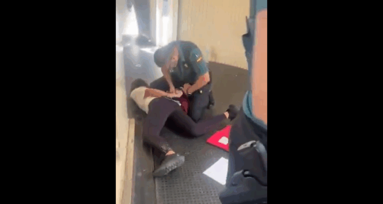 Airline crew eject Jewish kids from flight – ‘Israel is a terrorist state’