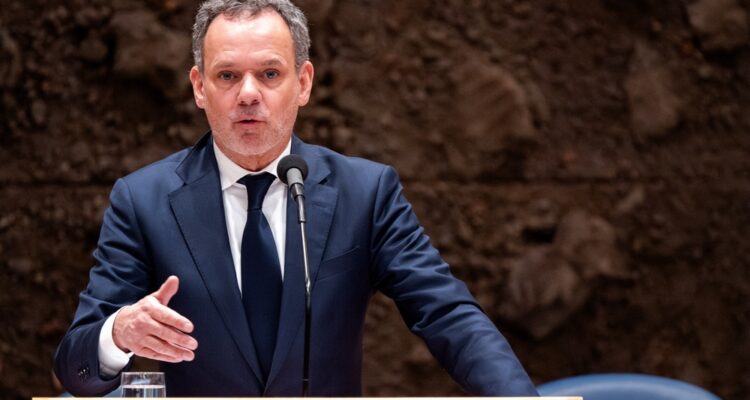 Dutch FM quits after failing to advance anti-Israel measures
