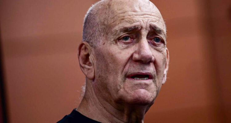 Ex-Israeli PM and FM targeted with war crimes complaint in Canada