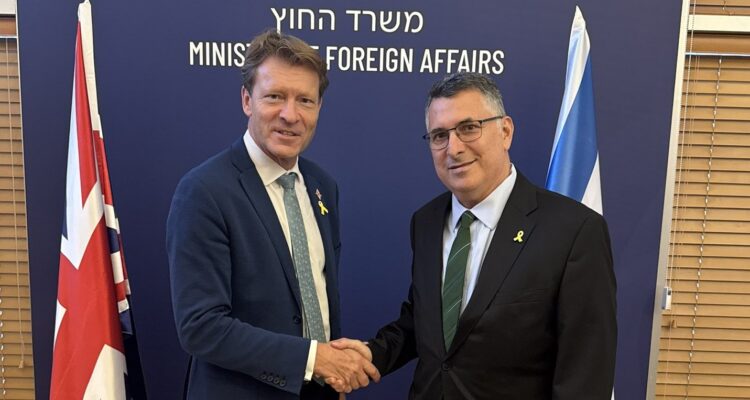 UK party topping the polls vows support for Israel, apologizes for recognition of Palestinian state