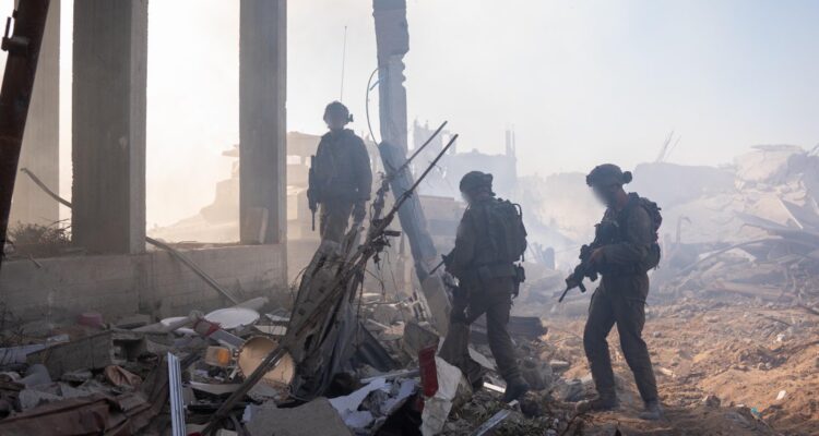 Israeli airstrikes and ground maneuvers target Gaza City’s Hamas stronghold