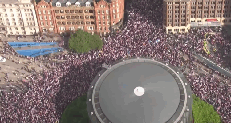 Over 100,000 rally against UK immigration, waving US and Israeli flags