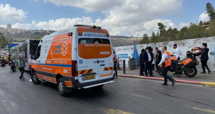 Arab terrorists massacre bus passengers in Jerusalem, six Israelis killed in rampage
