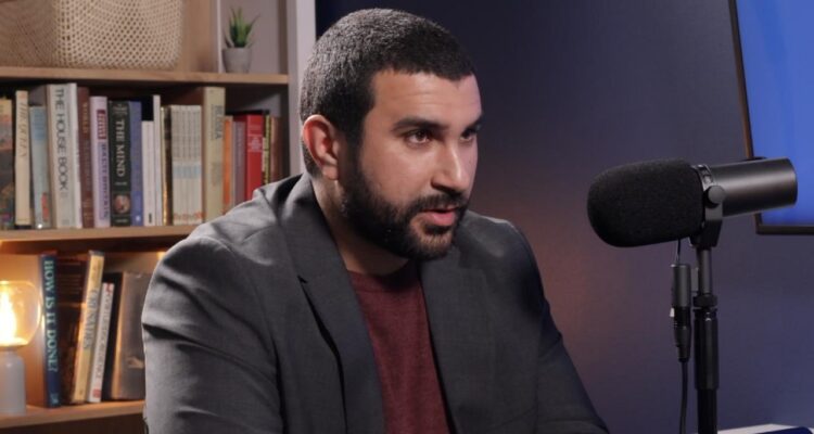 US detains pro-Hamas UK pundit for celebrating Oct. 7 massacres