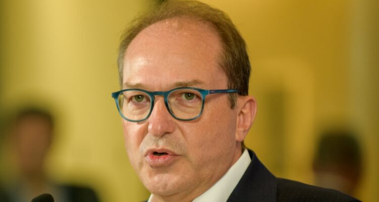 Germany vows to strip pro-Hamas immigrants of citizenship