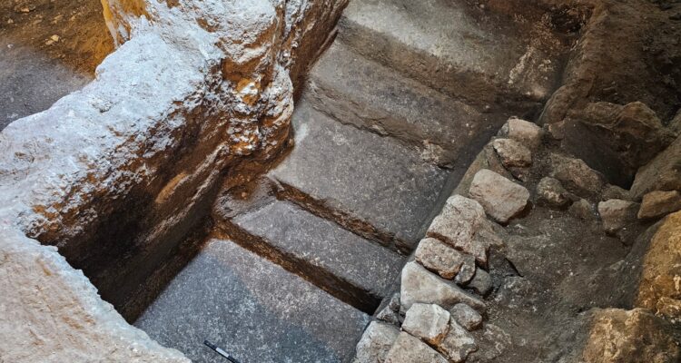 Second Temple-era Jewish ritual bath discovered near the Western Wall