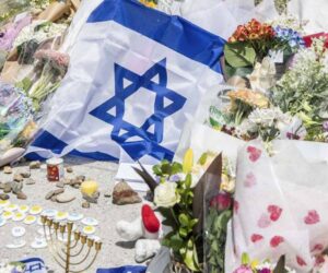 Flower tributes at Bondi Beach