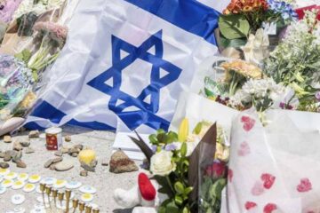 Flower tributes at Bondi Beach
