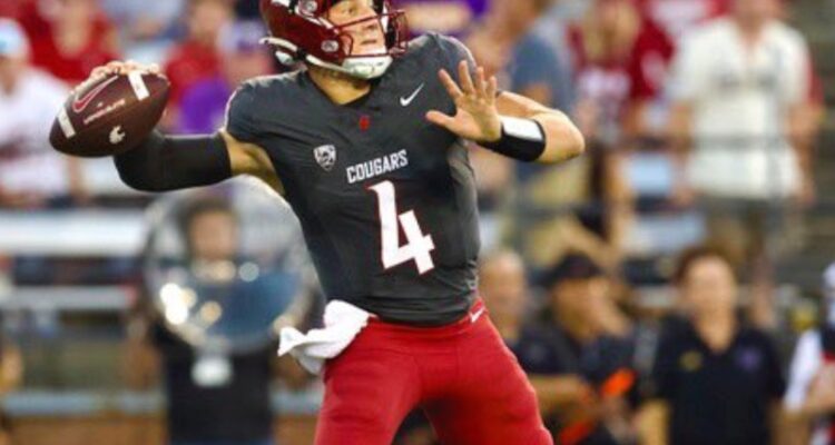 Getting to know Zevi Eckhaus, the bowl-bound Jewish quarterback who prays at the 18-yard line