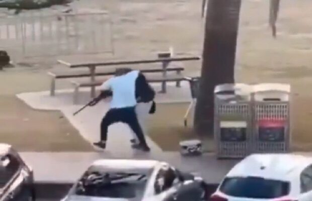 Jewish donors help raise $1.3M for Ahmed al Ahmed, the Muslim man who disarmed a Bondi Beach attacker