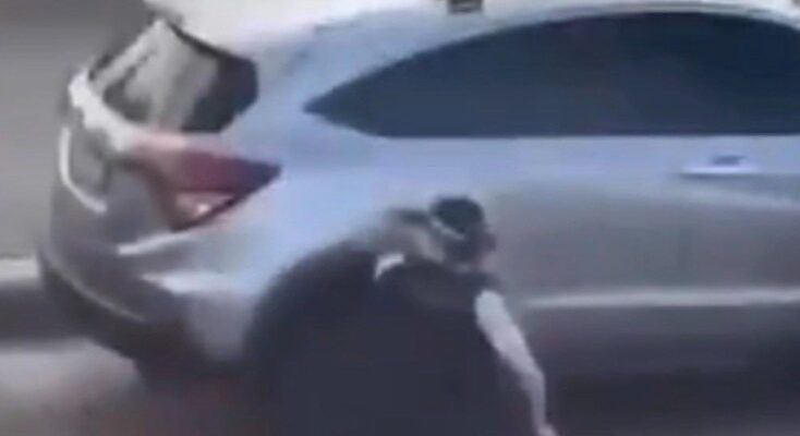Police ‘froze’ as terrorists massacred Jews on Bondi Beach, eyewitness accounts and videos suggest