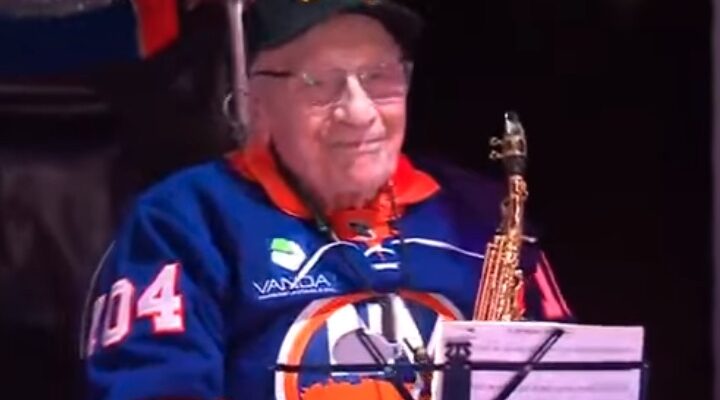 104-year-old WWII hero who helped liberate Nazi camps stuns arena with national anthem at NHL game