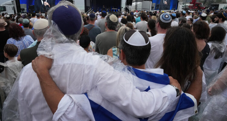 Dozens of Australian sports figures call for royal commission into antisemitism after Bondi attack