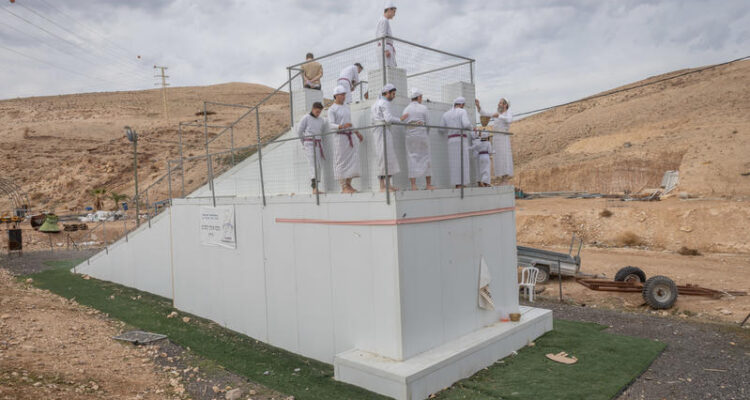 Jewish Priests and Levites prepare for service in Third Temple