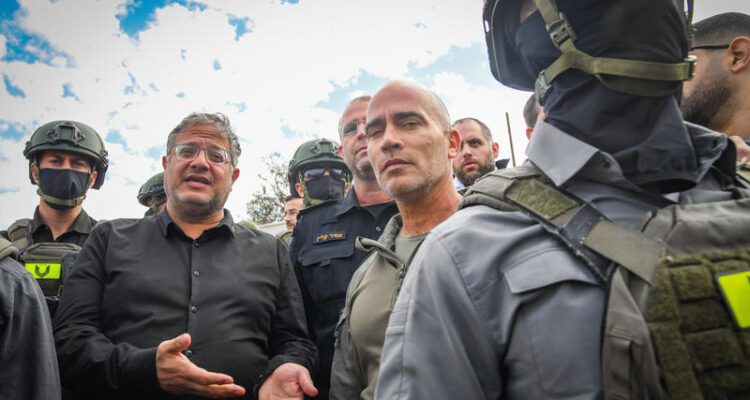 Suspect killed in southern Israel police raid as Ben-Gvir backs officers
