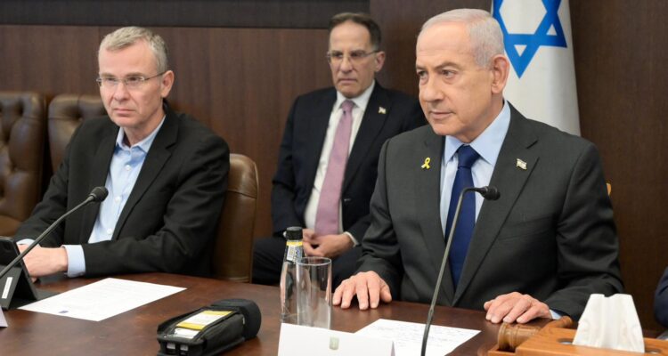 Netanyahu: Iranians may be on the verge of overthrowing the ayatollahs
