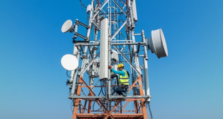 Israel approves upgrade to 4G mobile services for Palestinians in Judea and Samaria