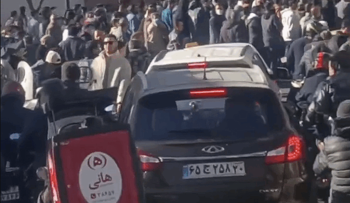 ‘Not Gaza, not Lebanon, only Iran’ – Protesters shut down large parts of Iran, storm governor’s office