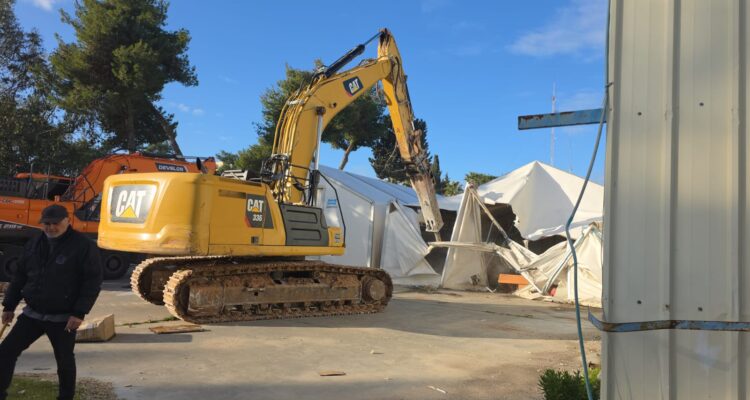 Israel ignores UN threats, demolishes UNRWA headquarters in Jerusalem