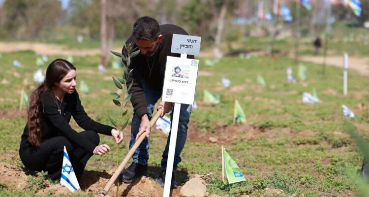 Bereaved families plant memorial trees in Iron Swords Forest
