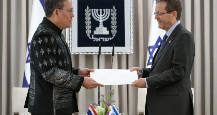Herzog receives credentials from Fiji, Thai ambassadors