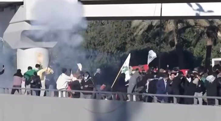 Anti-U.S. rioting in Pakistan and Iraq leaves 10 dead