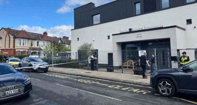 2 arrested in London synagogue arson