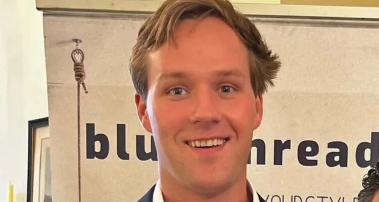Tucker Carlson’s son quits White House job amid father’s feud with Trump