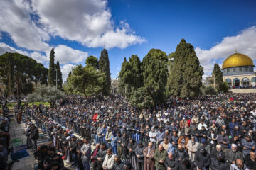 Muslim worshippers