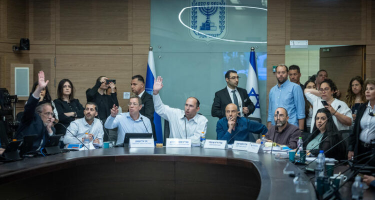 Israeli lawmakers vote unanimously to dissolve Knesset, forcing early elections