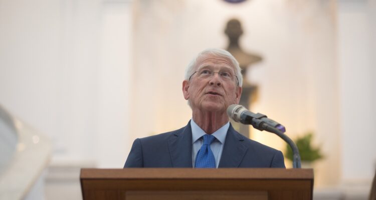 Top Senate Republican warns against ‘weak’ Iran deal, calls for military to reopen Hormuz