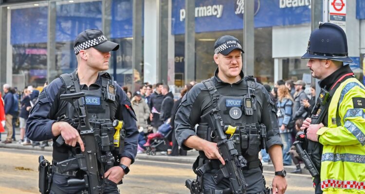 London steps up: Special police unit to protect Jews