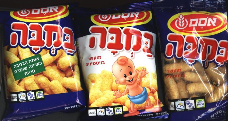 UJA and Met Council distribute 4,000 bags of Bamba after anti-Israel boycott vote