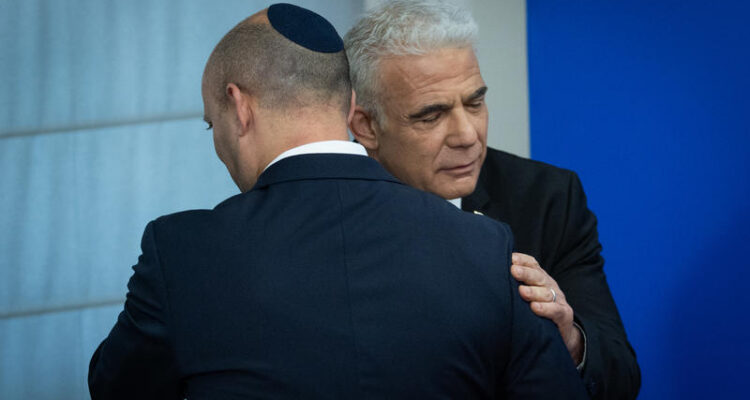 Bennett considering breaking up newly formed political alliance