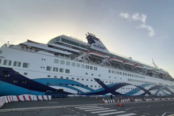 Cruise ship