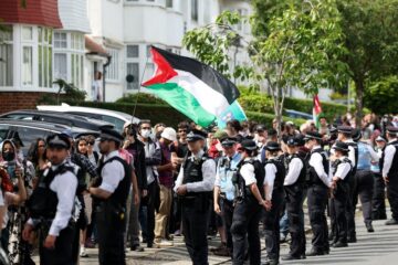 London synagogue protest