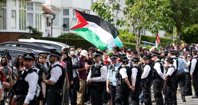 Anti-Israel protesters clash with Jews outside London synagogue, 14 arrested