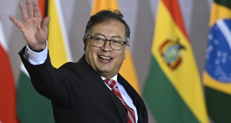 Outrage after Colombia’s president posts “Heil Hitler”