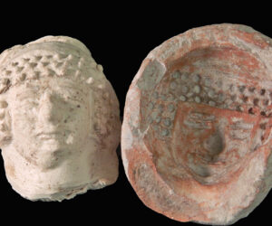 Ancient figurine mold