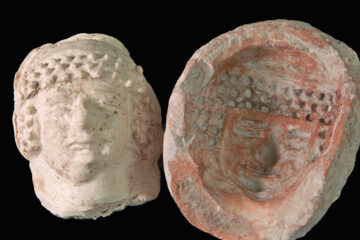Ancient figurine mold