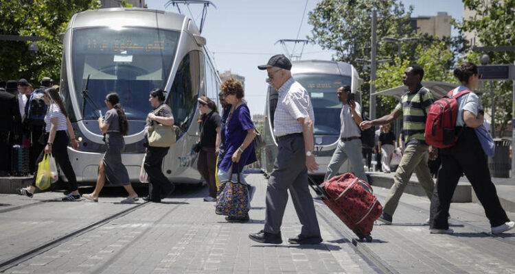 Israel’s northern light-rail project gets financial boost
