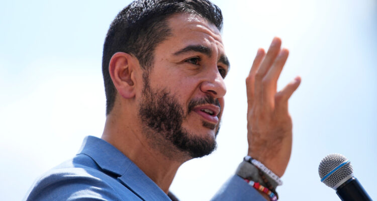 Abdul El-Sayed promoted infamous hijab hate crime hoax, despite warnings from police
