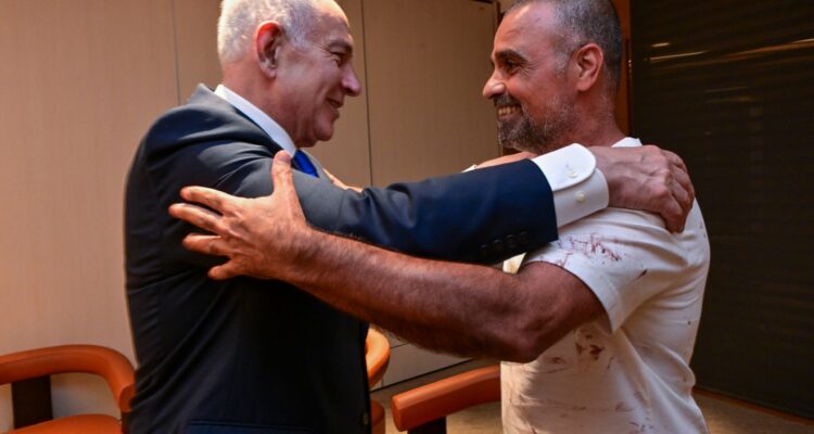 Israeli heroes meet Netanyahu, reveal what hijacker asked them to do