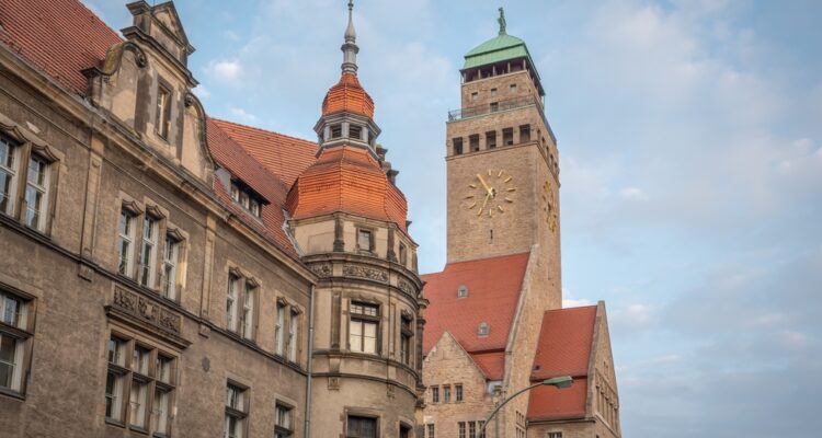 Berlin Jewish community pulls Chanukah menorah from town hall after left party election surge