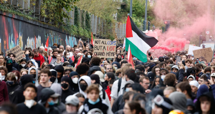 Antisemitic conspiracy theories surge online amid French unrest, watchdog says