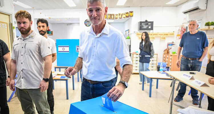 Democrats leader Golan approached by man with knife on election day