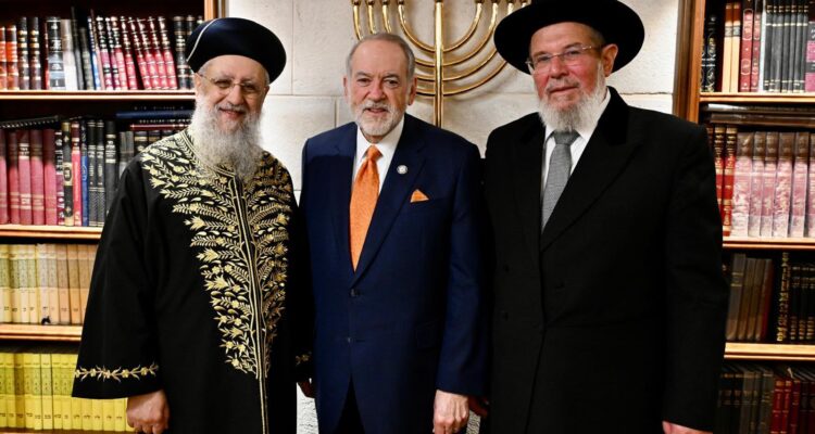 Ambassador Huckabee visits Israel’s chief rabbis during Sukkot