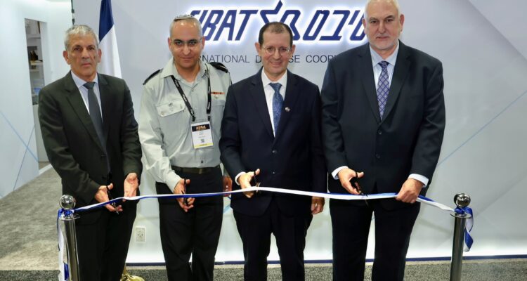 Israel Defense Ministry and 19 tech firms showcase tech systems at Washington show