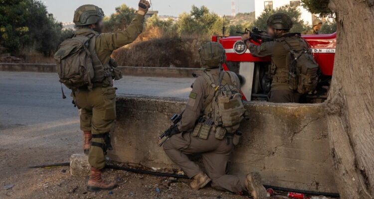 Israeli forces apprehend 40 Palestinian suspects after deadly Hebron attack